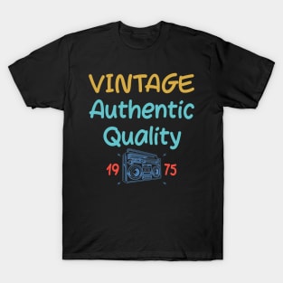 45 Years Old 1975 Vintage 45th Birthday Anniversary Gift T-Shirt